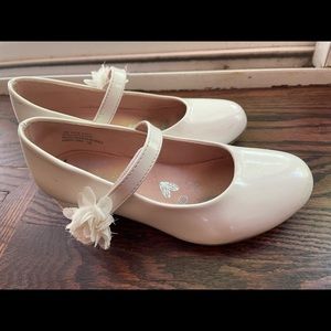 Little girl size 12 party shoes white